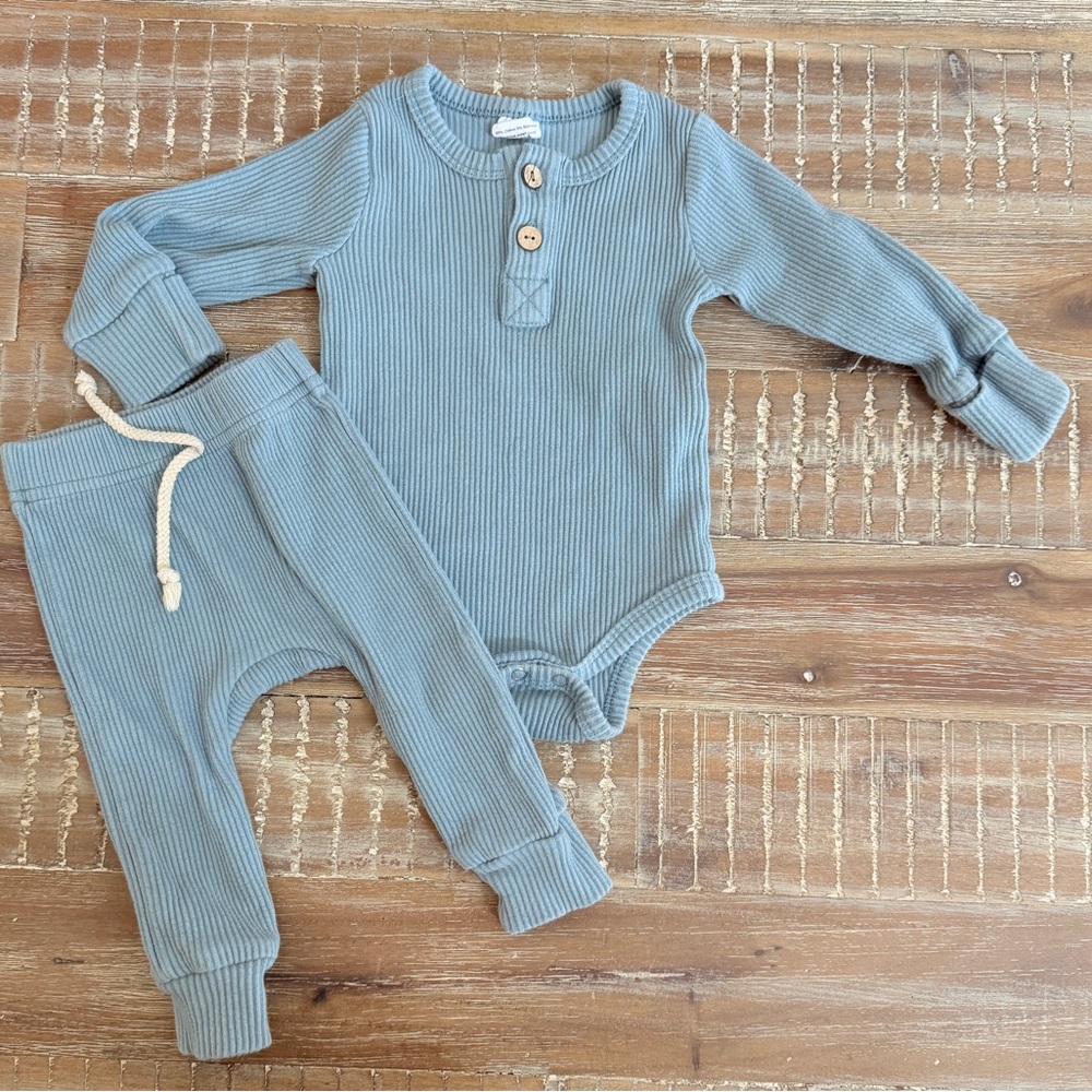 Little One Shop ribbed 2 piece set 3-6m